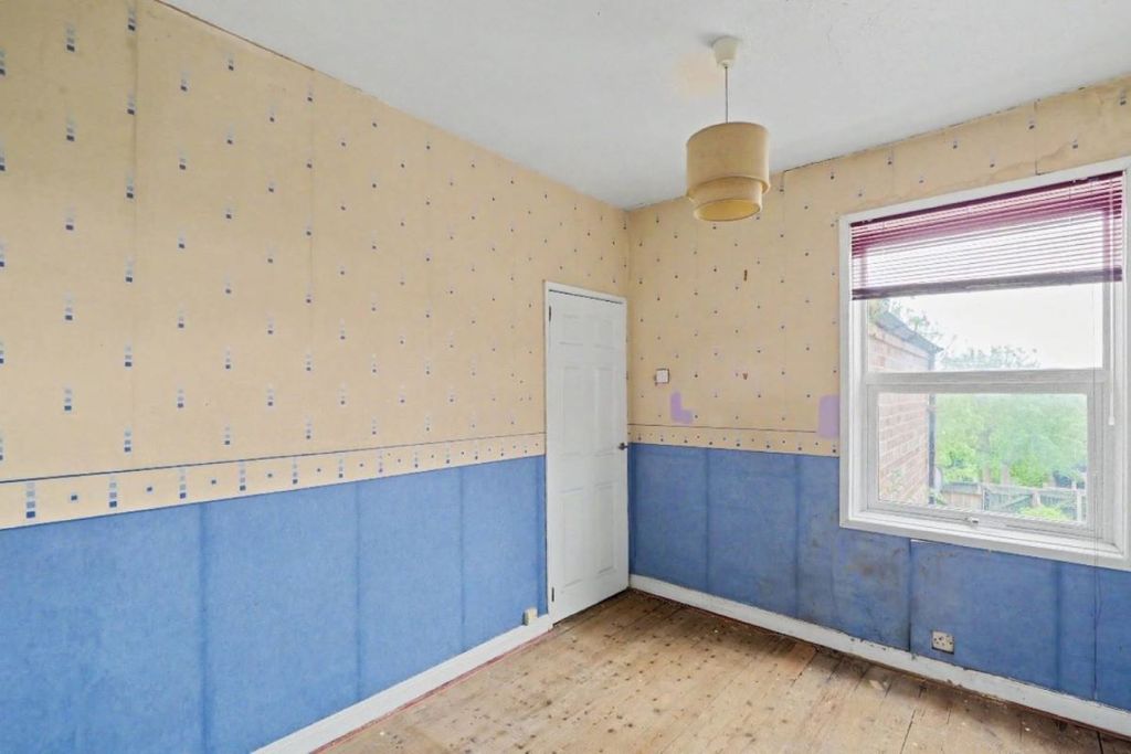 Property photo 3 of 5