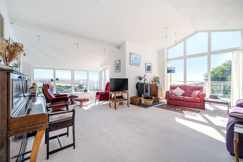 Property photo 3 of 18 Picture No. 10