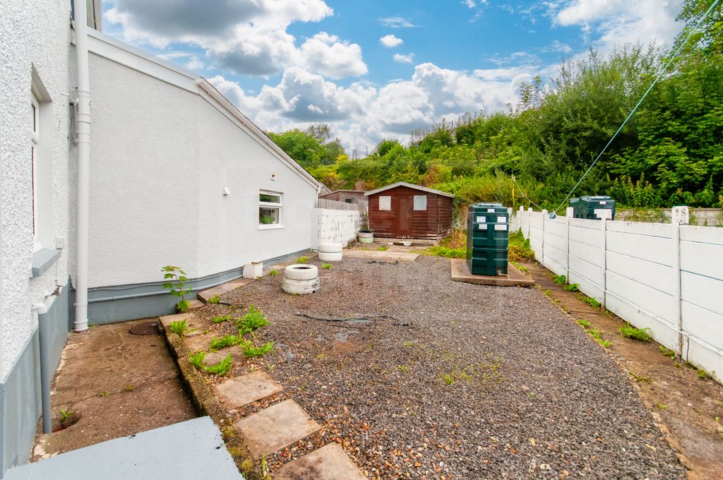 Property photo 3 of 8 Garden