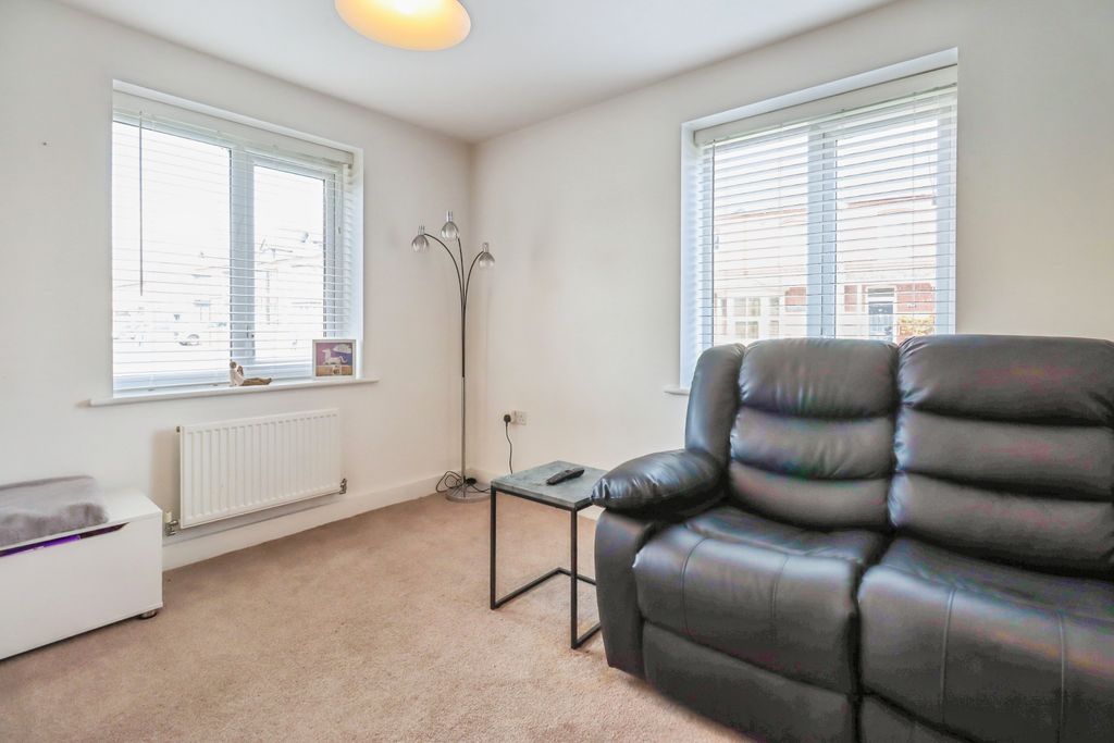 Property photo 3 of 15