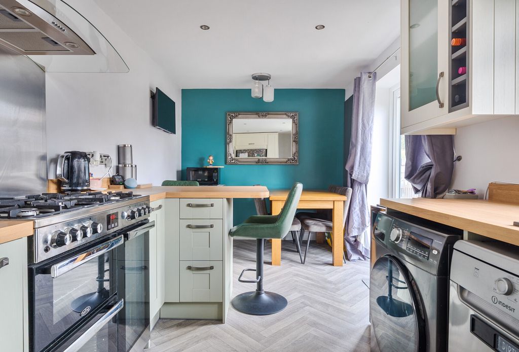 Property photo 3 of 17 1435069-2-69c3B01...