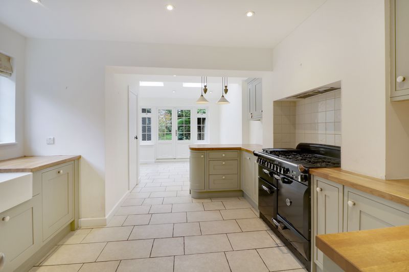 Property photo 1 of 13 Photo 12