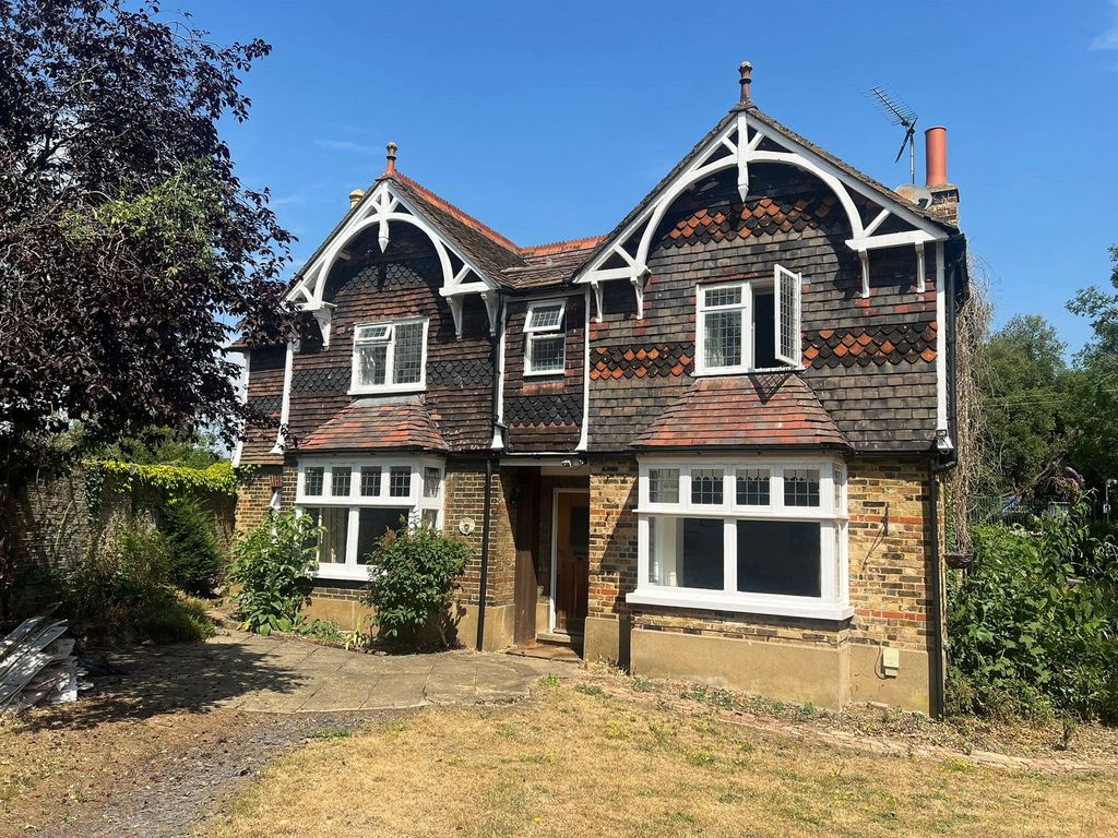 Property photo 2 of 31