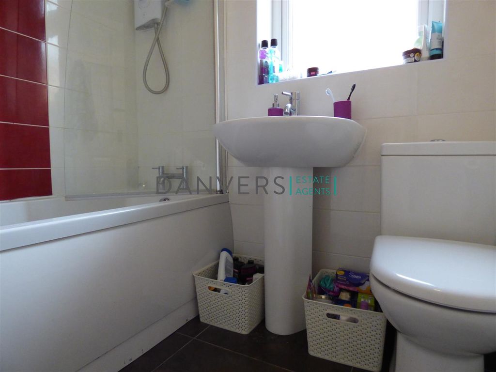 Property photo 3 of 5