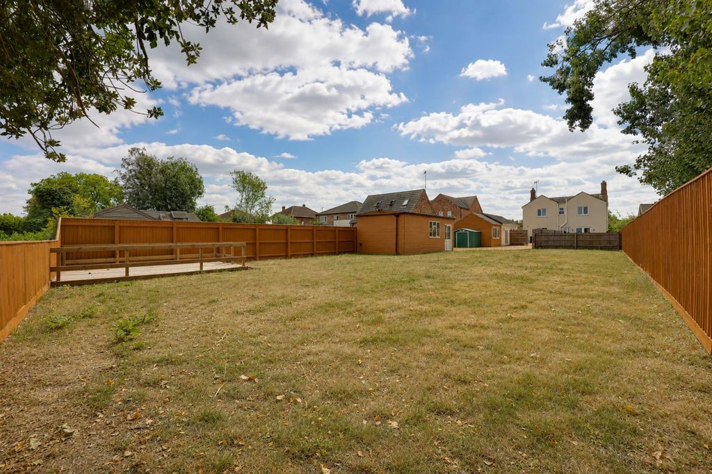 Property photo 3 of 42
