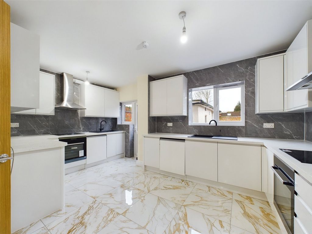 Property photo 1 of 24 Picture No. 07
