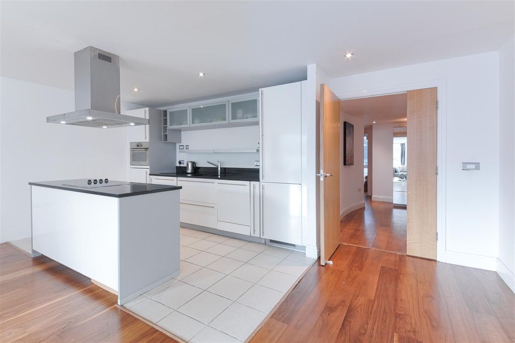 Property photo 3 of 16 Visage Apartments-7.Jpg