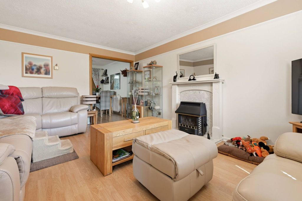 Property photo 3 of 23