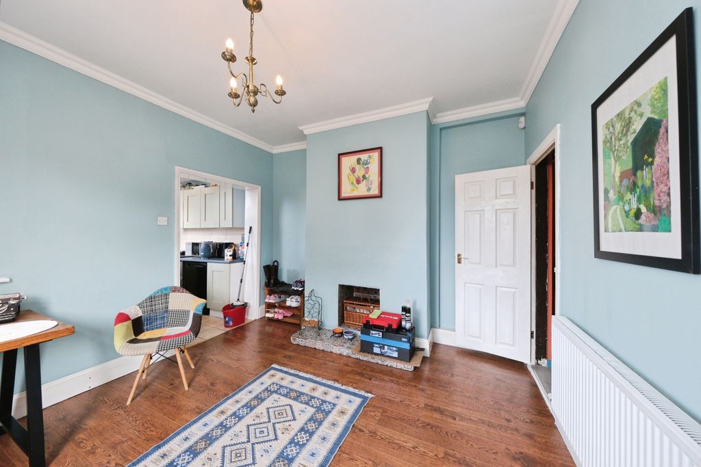 Property photo 3 of 29 Img_8404