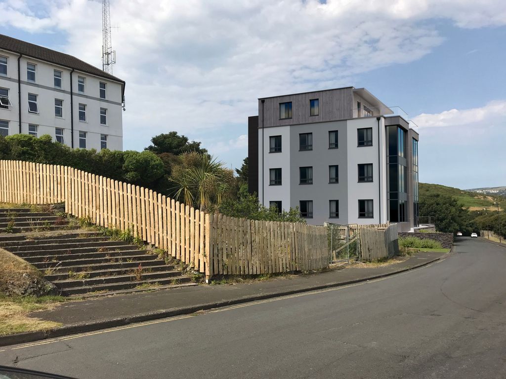 Property photo 3 of 11