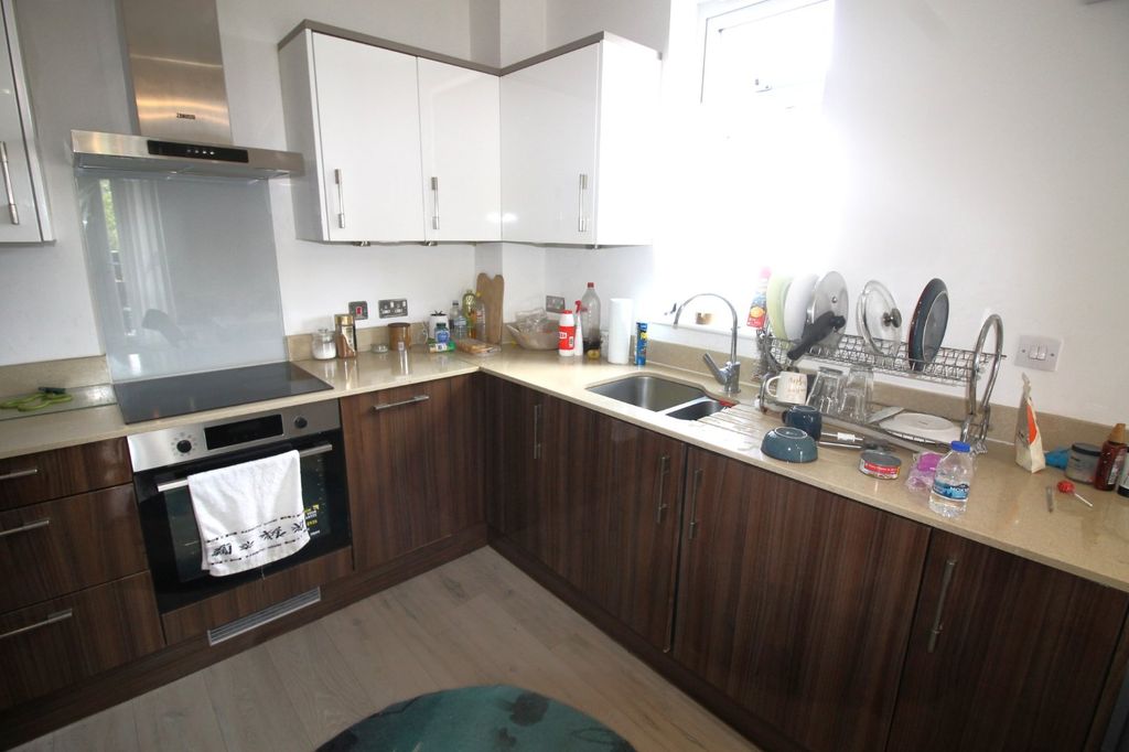 Property photo 2 of 9 Kitchen