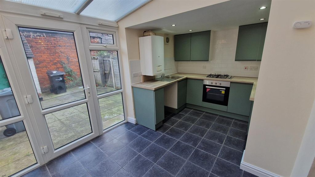 Property photo 2 of 12 Kitchen