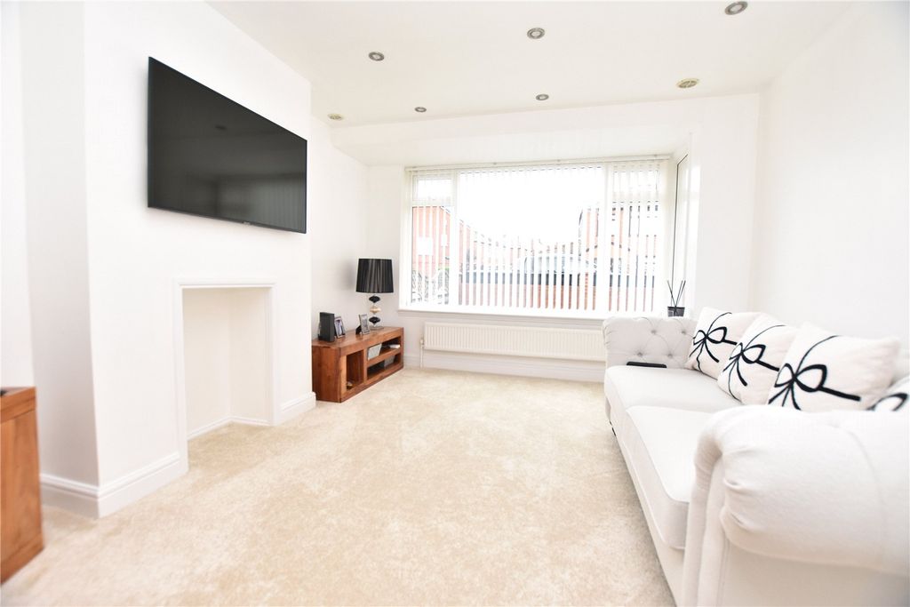 Property photo 2 of 20 Picture No. 24