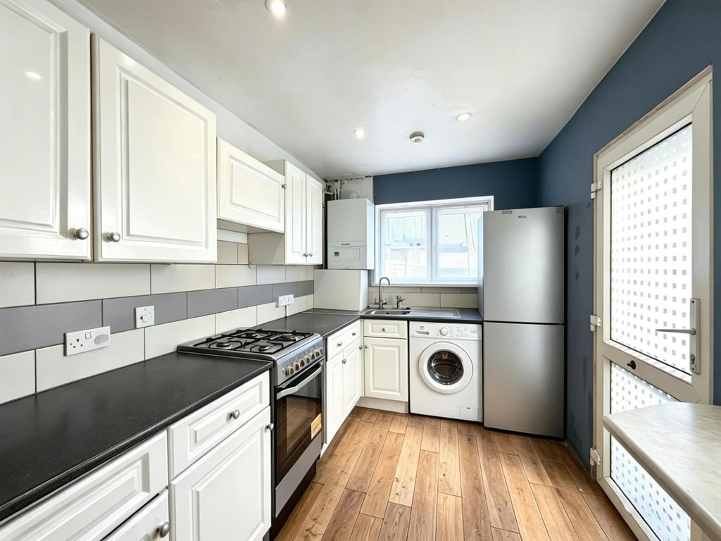 Property photo 2 of 8