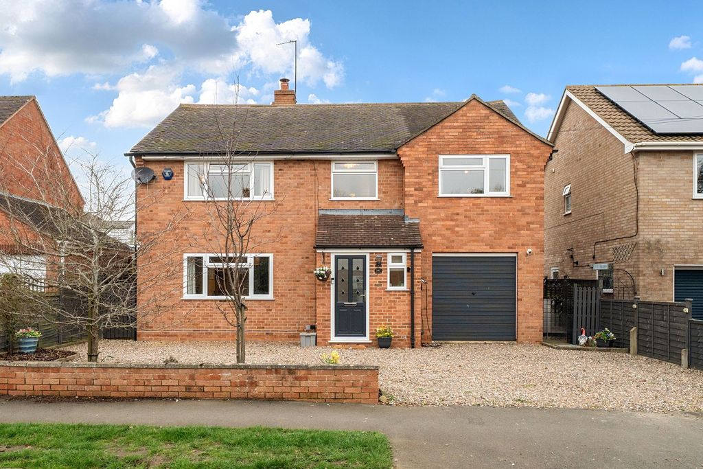 Property photo 1 of 19 Front