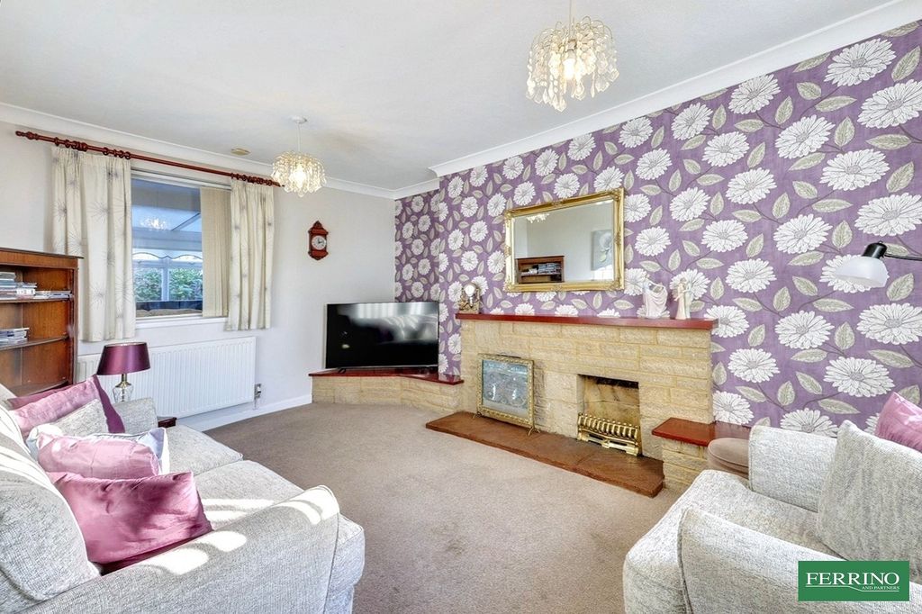 Property photo 2 of 24 Sitting Room