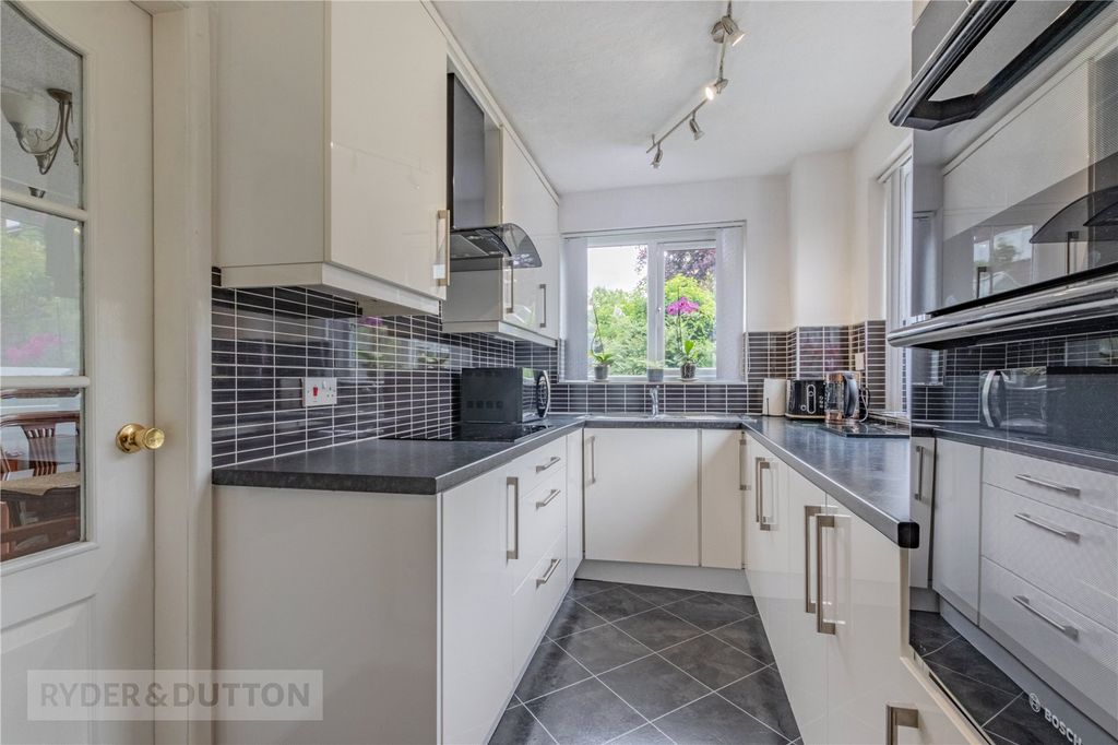 Property photo 2 of 21 Kitchen