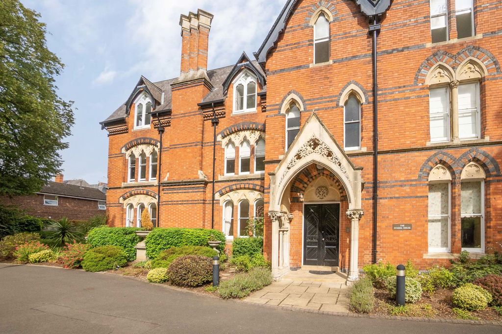 Property photo 1 of 35