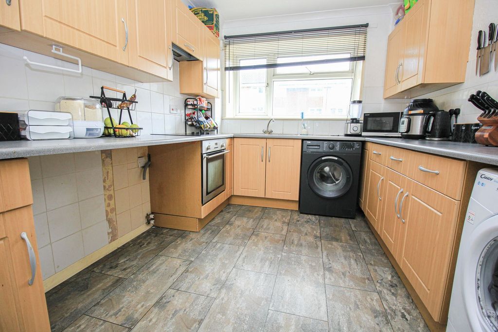 Property photo 3 of 11