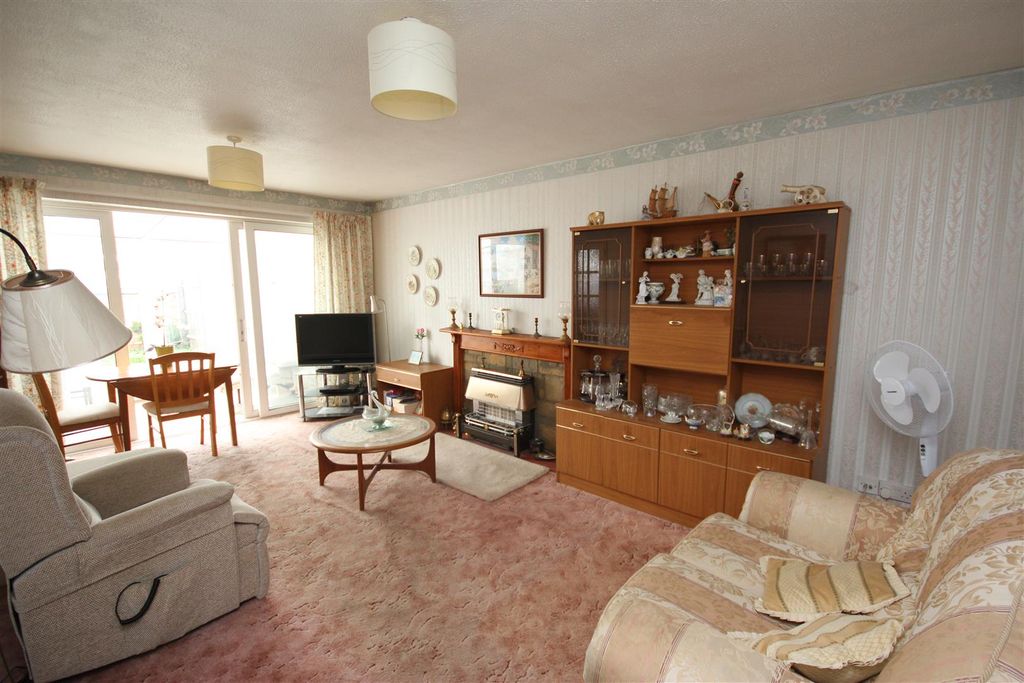 Property photo 2 of 11 Lounge 1.Jpg