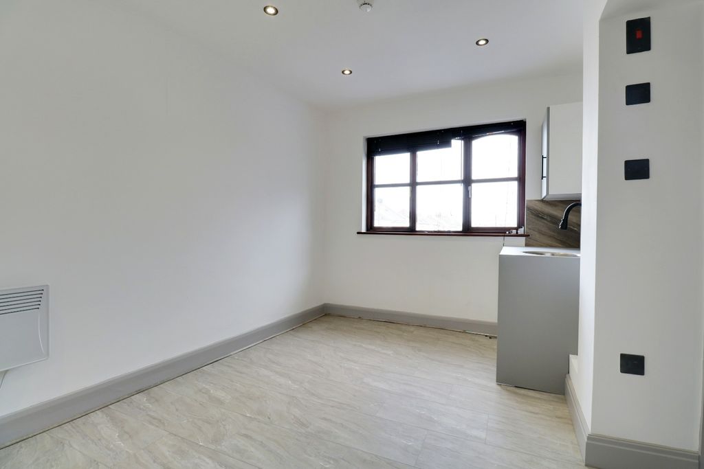Property photo 3 of 9 5154152