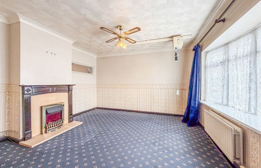 Property photo 3 of 25
