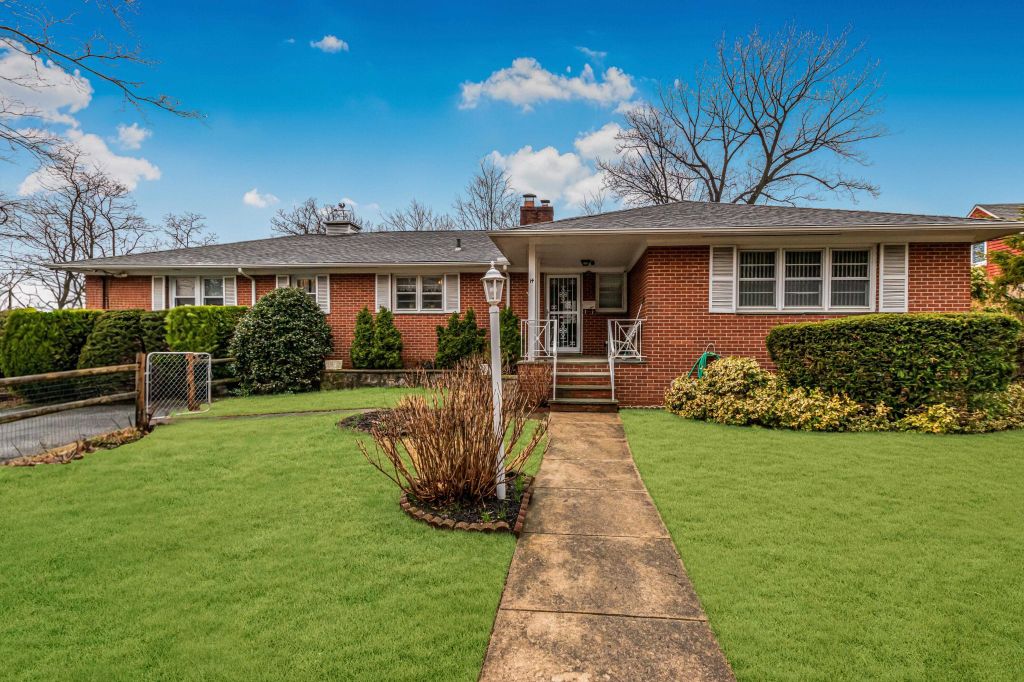 Property photo 1 of 26