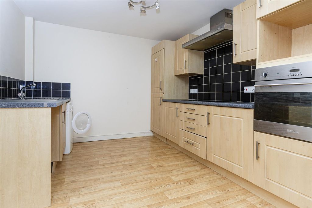 Property photo 2 of 17 Kitchen/Living Room