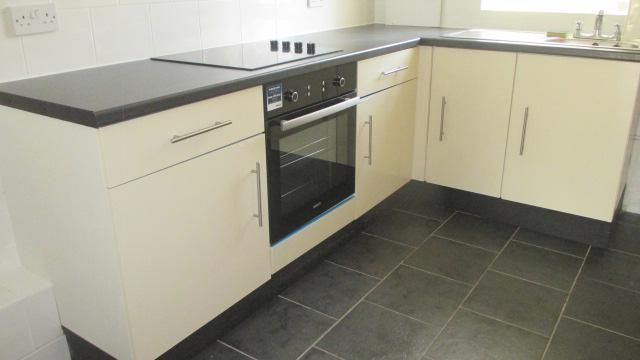 Property photo 3 of 14 Entrance Porch