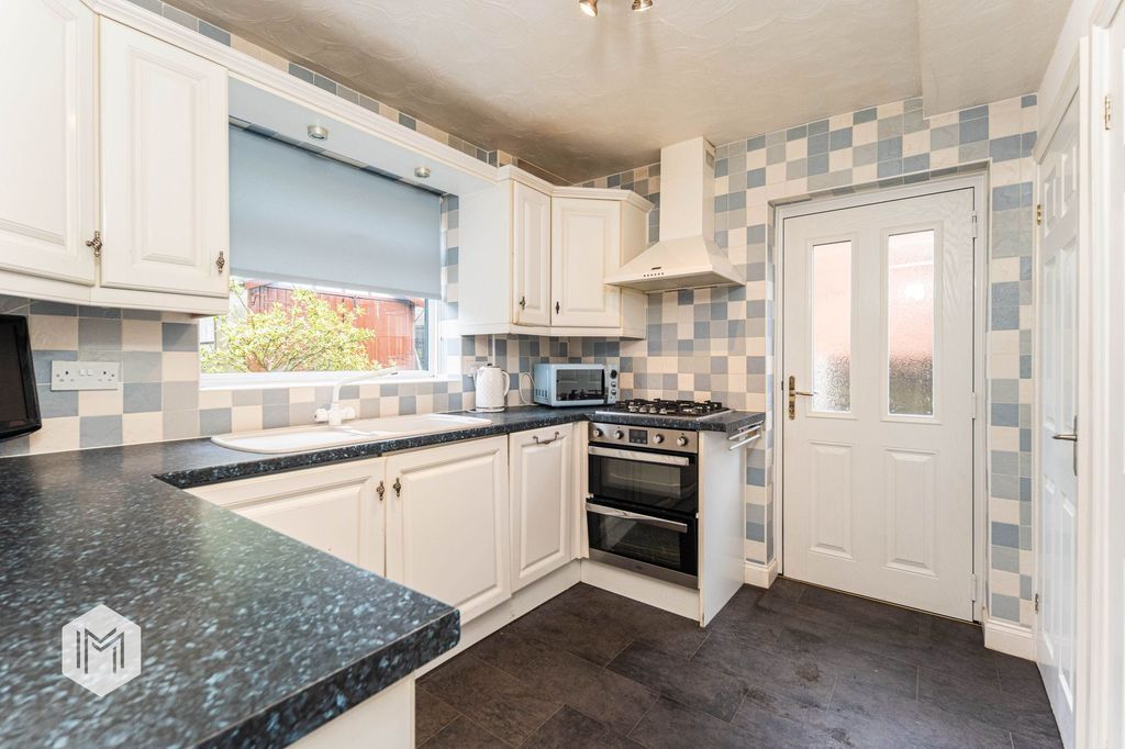 Property photo 3 of 17