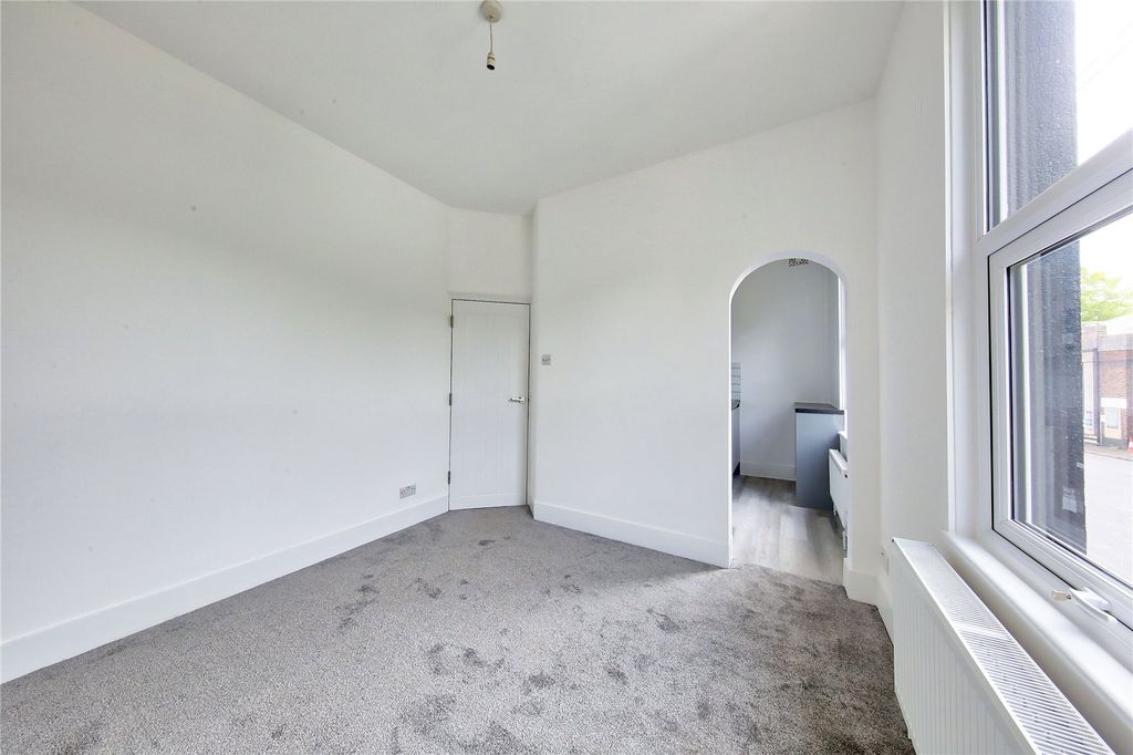 Property photo 2 of 10 Picture No. 11