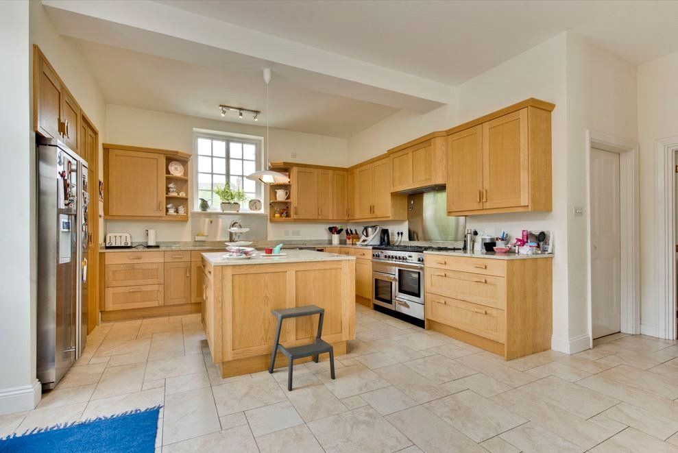 Property photo 2 of 11 2