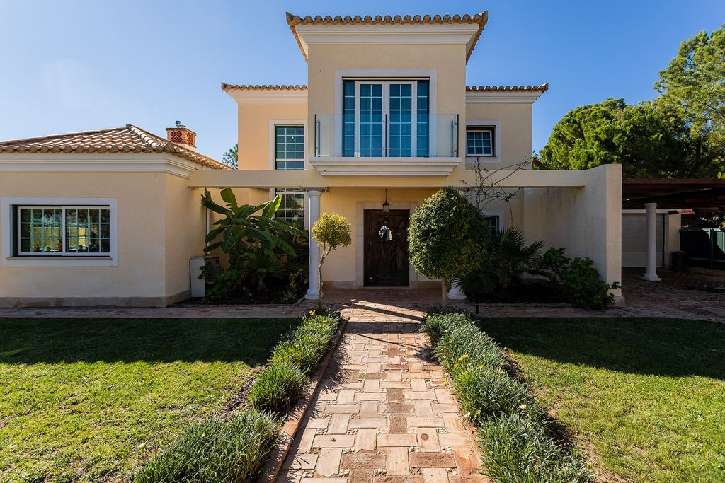 Property photo 2 of 39