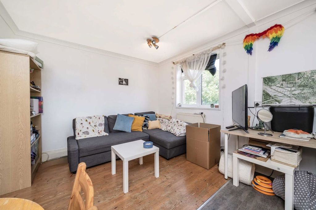 Property photo 2 of 5