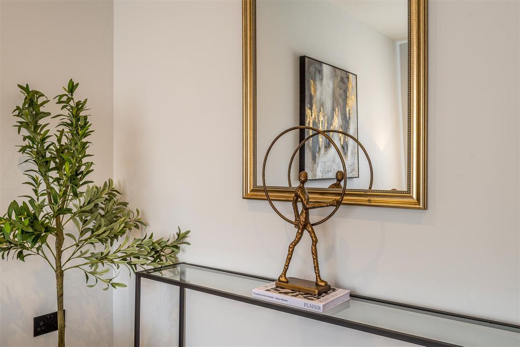 Property photo 3 of 45