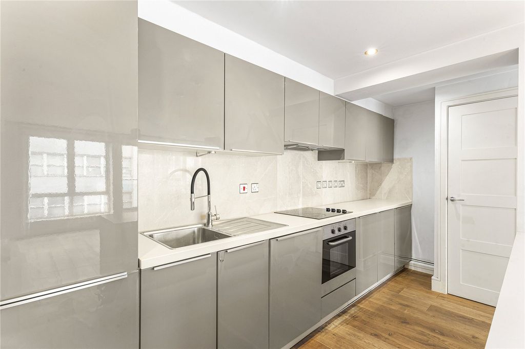 Property photo 2 of 17 Reception/ Kitchen