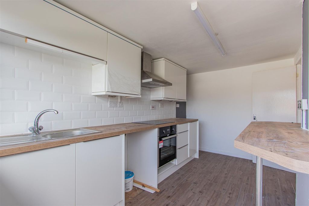 Property photo 1 of 12 St Isan Road 54-1.Jpg