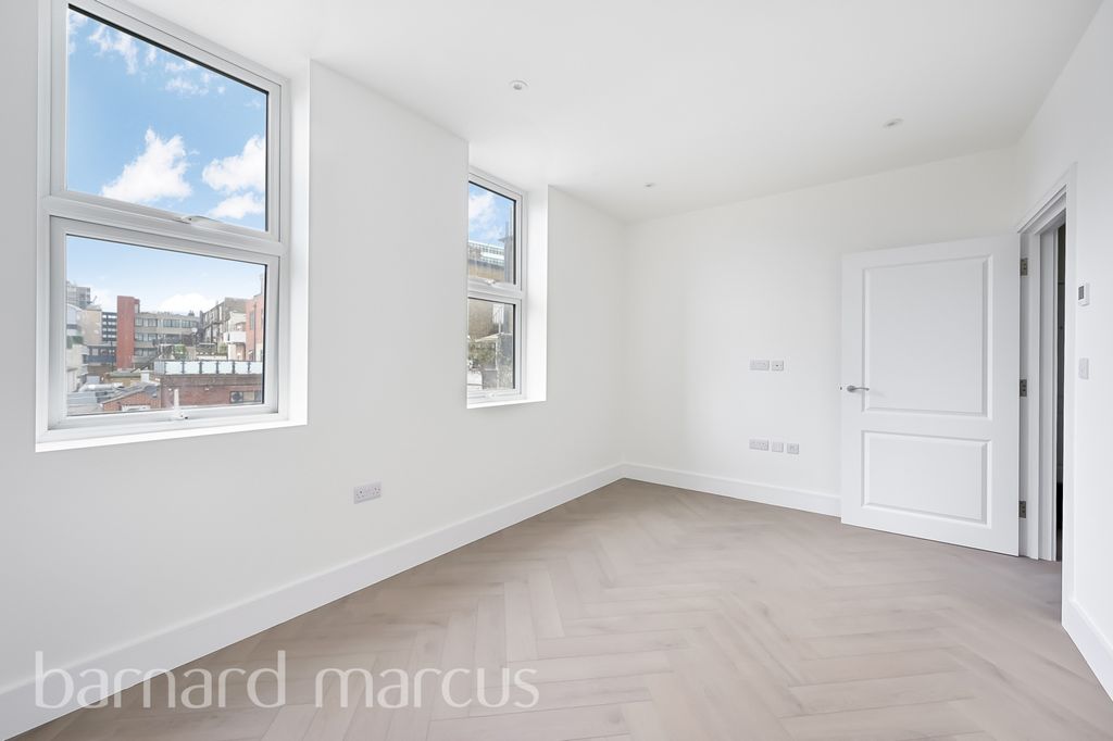 Property photo 2 of 7 Living Room