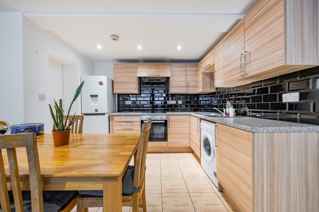 Property photo 2 of 6 1183120 (3)