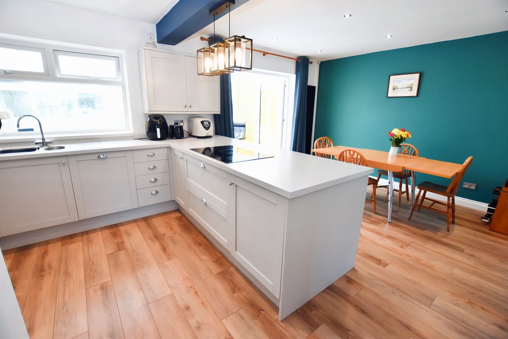 Property photo 3 of 30 Dining Kitchen