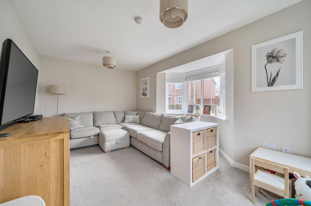 Property photo 2 of 13 Sitting Room