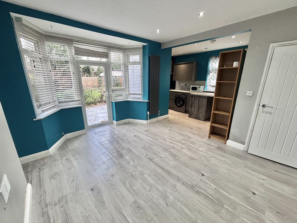 Property photo 3 of 15 Dining Room