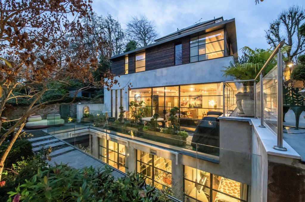 Property photo 1 of 20