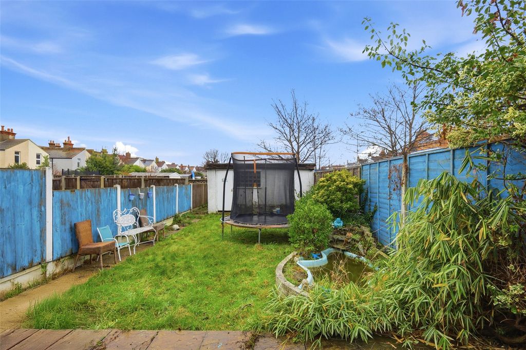 Property photo 2 of 17 Picture No. 22