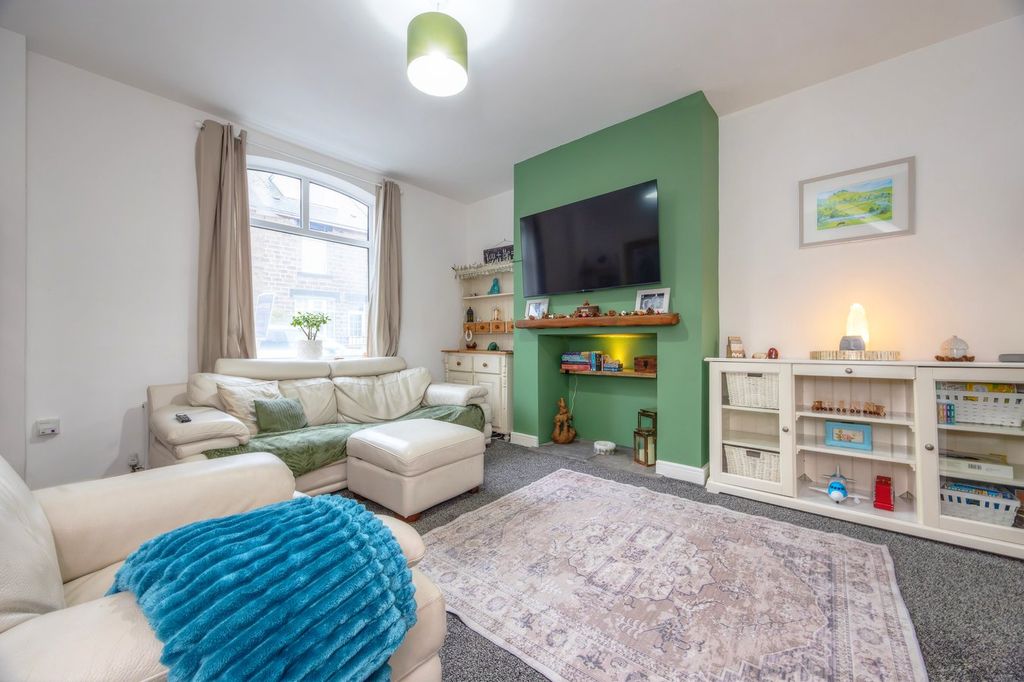 Property photo 2 of 18