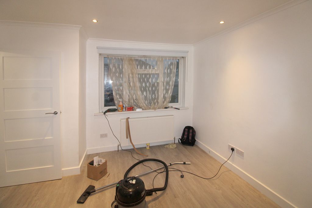 Property photo 1 of 3