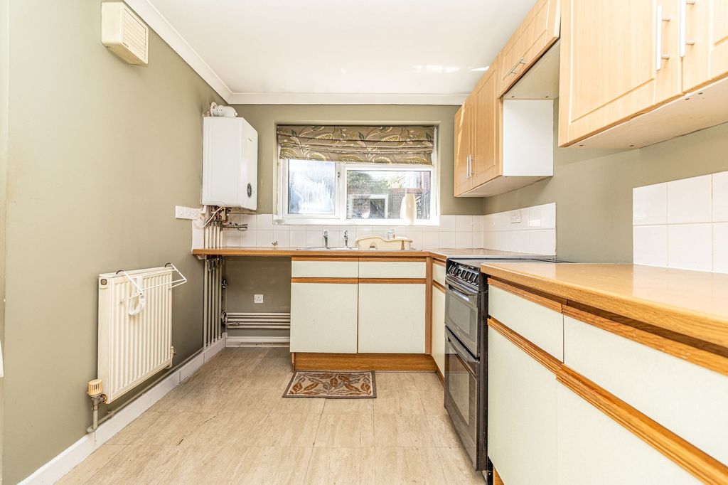 Property photo 3 of 15 Kitchen