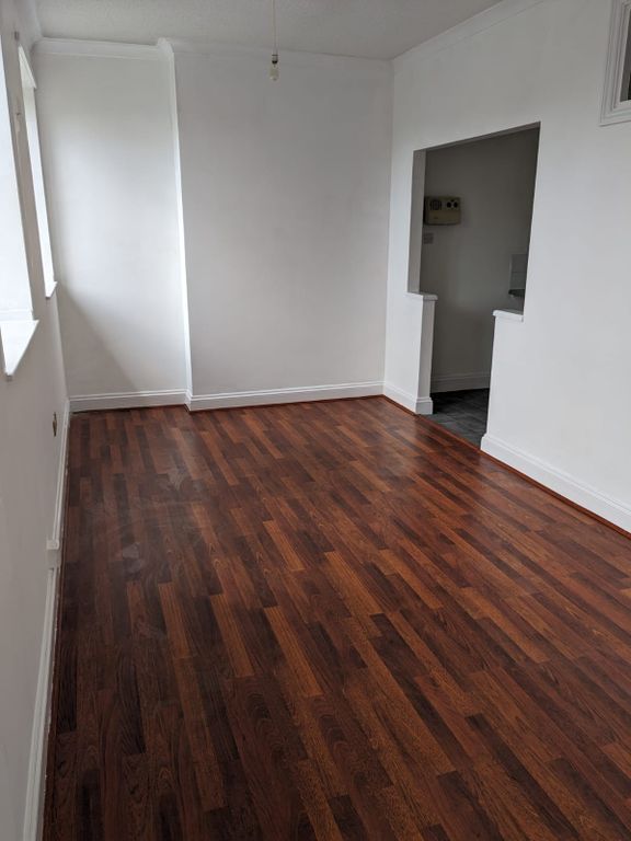 Property photo 1 of 6 Flat 7 Quintin Gurney