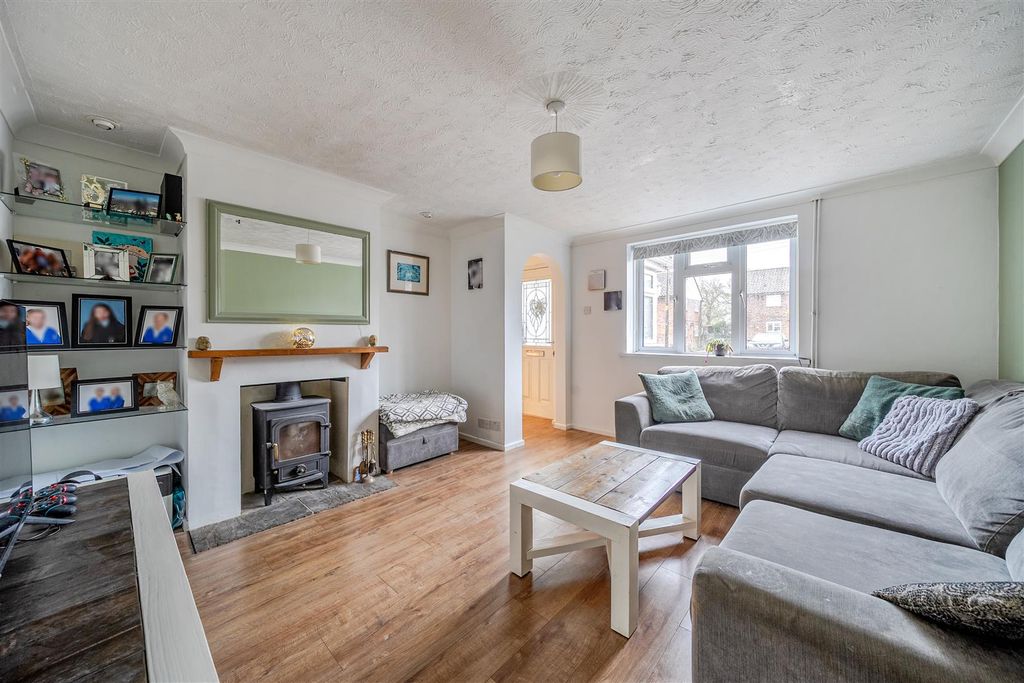 Property photo 2 of 22 1385415-10-693189F835Acf.Jpg