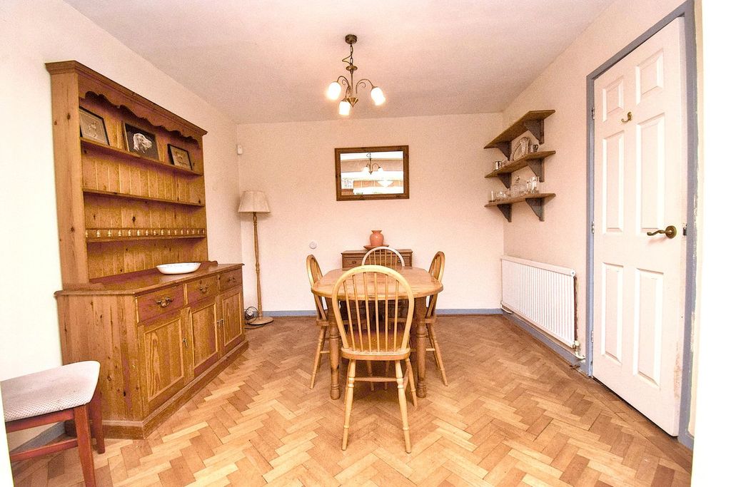 Property photo 3 of 21